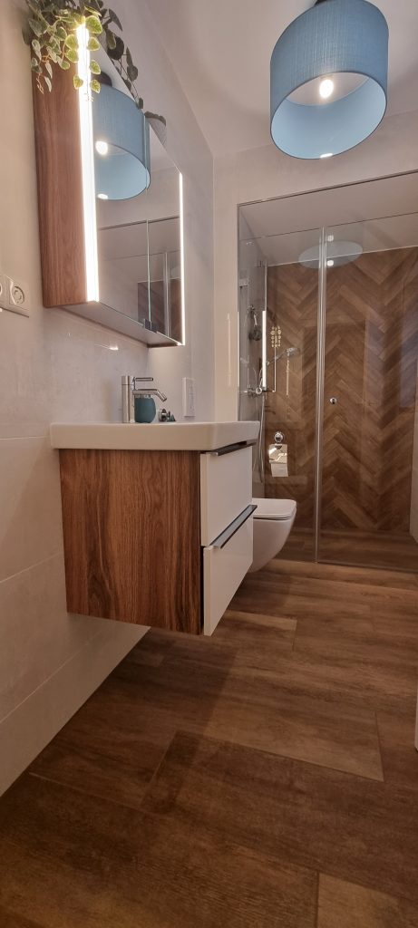 ebenerdige Dusche-fischgraet-Luecke und Huebner