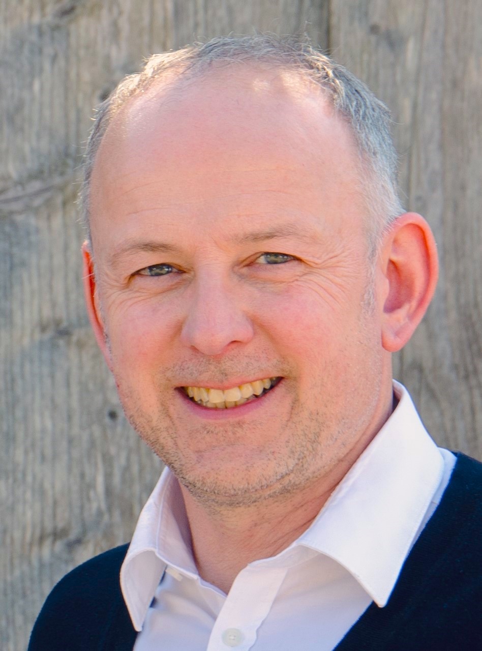 Michael Huebner-Luecke und Huebner Fliesen Bau-Geschaeftsfuehrer